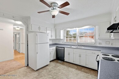 202 Cambridge Ct, Jacksonville, NC 28546 - photo 7