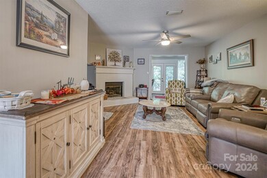 1419 19th Ave NE unit B7, Hickory, NC 28601 - photo 6