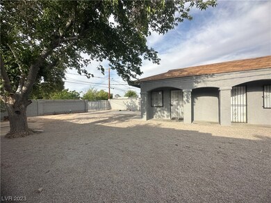 2125 Elm Ave unit 2, Las Vegas, NV 89101 - photo 2