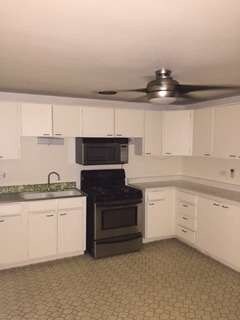 17819 Baker Ct, Country Club Hills, IL 60478 - photo 2