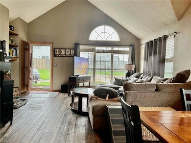 23357 Grist Mill Ct unit 17-3, Olmsted Falls, OH 44138 - photo 3