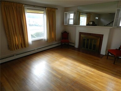 31 Winthrop St, Riverside, RI 02915 - photo 3