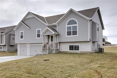 1405 Bristol Dr, Raymore, MO 64083 - photo 2