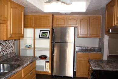 KITCHEN VIEW B OPEN PANTRY