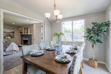 3208 E Clarendon Ave Phoenix-large-019-4
