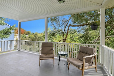 51 Choate Ln, Pleasantville, NY 10570 - photo 4