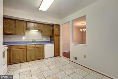 14946 Habersham Cir, Silver Spring, MD 20906 - photo 4