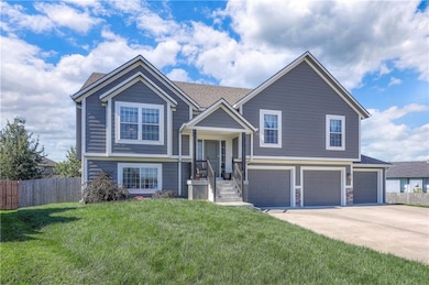 12301 S Burr Oak Cir, Peculiar, MO 64078 - photo 2