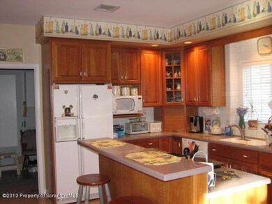 903 Parkview Rd, Moscow, PA 18444 - photo 3