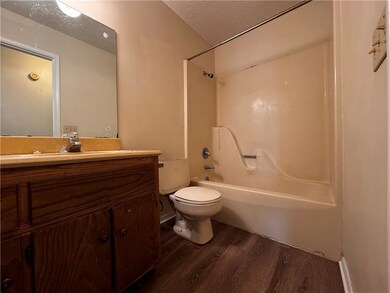 911 NW A St, Bentonville, AR 72712 - photo 5