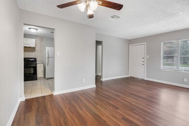 150 Hohldale St unit A, Houston, TX 77022 - photo 7
