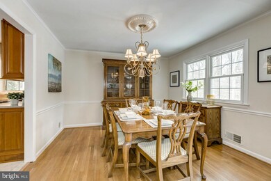 9202 Santayana Dr, Fairfax, VA 22031 - photo 7