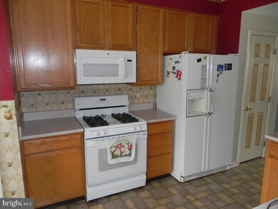 34 Amherst Dr, Burlington, NJ 08016 - photo 7