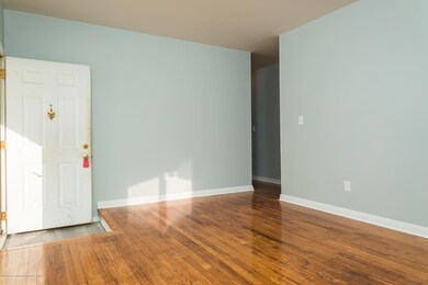 3624 Lucie St-7