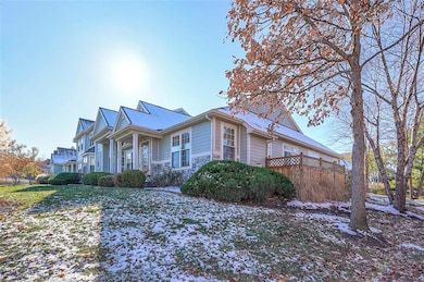 7812 W 158th St, Overland Park, KS 66223 - photo 3