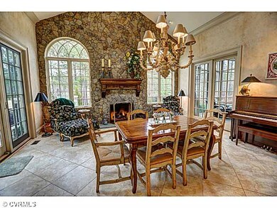 Breakfast Nook - Morning room open to Kitchen with