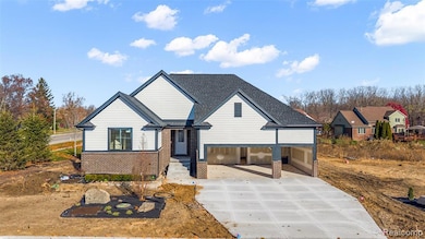 29697 Red Fox Ln, Chesterfield, MI 48047 - photo 2