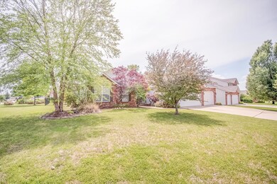 118 Stonebridge Manor Dr, Maryville, IL 62062 - photo 3