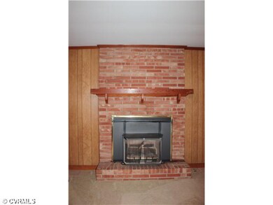 Den/Family/Great Room - Brick, Gas fireplace