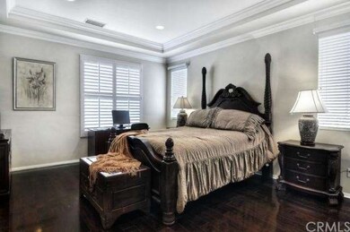 Large master suite with dual crown, recessed light