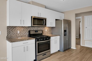 13574 Hazlewood St, Horizon City, TX 79928 - photo 7