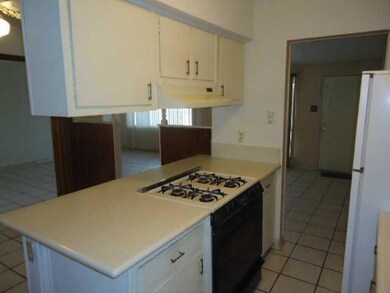 353 Yolanda Dr, El Paso, TX 79915 - photo 7