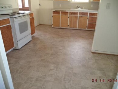 635 Alder St, Central Point, OR 97502 - photo 2