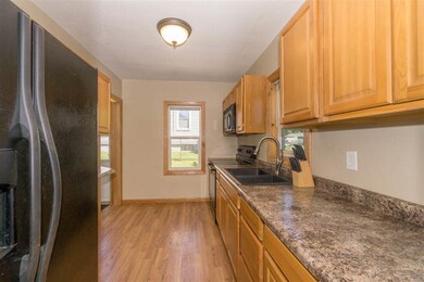 840 Maxwell St, Waterloo, IA 50701 - photo 7