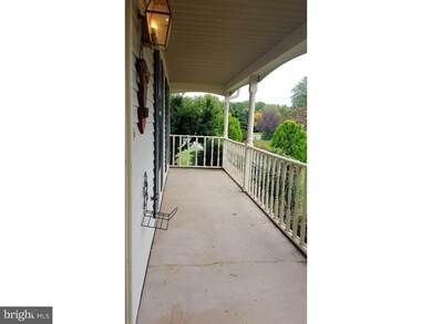 149 Penns Grant Dr, Morrisville, PA 19067 - photo 2