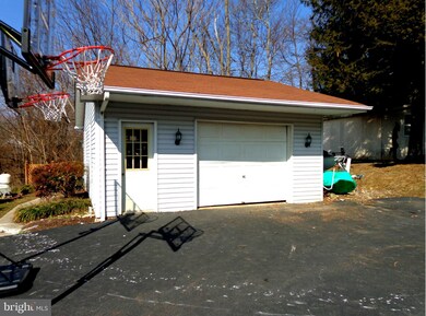 5812 Hanna Rd, Sykesville, MD 21784 - photo 4