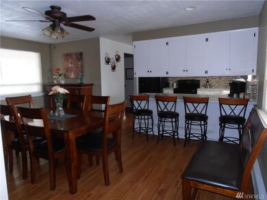 626 13th St NE, East Wenatchee, WA 98802 - photo 2