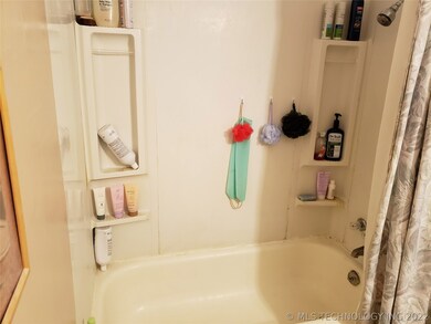 1129 Bolton St, Ada, OK 74820 - photo 6