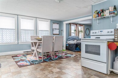 34 Spring St, New Market, NH 03857 - photo 2