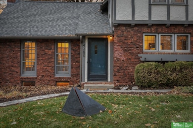 4250 William St, Omaha, NE 68105 - photo 3