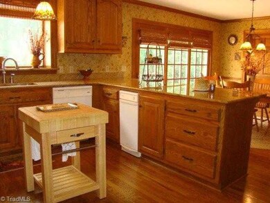 2754 Stutts Rd, Asheboro, NC 27205 - photo 4