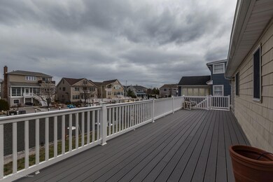 029_1705_Riviera_Ct_221135_306771