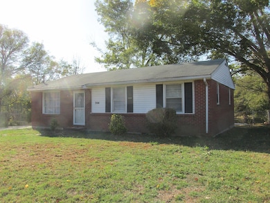 304 Walker St, Clarksville, TN 37042 - photo 3