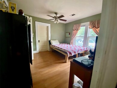 631 Wainwright St, Houston, TX 77022 - photo 6