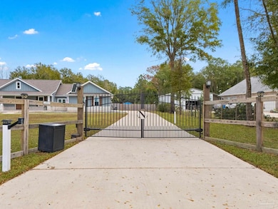 5157 Griffith Mill Rd, Holt, FL 32564 - photo 4