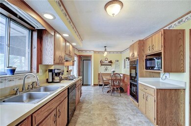 1041 W Stones Crossing Rd, Greenwood, IN 46143 - photo 6