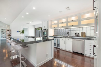 6742 E Mockingbird Ln, Dallas, TX 75214 - photo 2