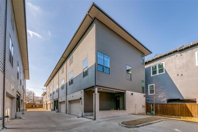 Luxury 2-Story Condo, End Unit! 2-Car Garage plus 
