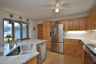 15735 W Brook Dr unit 4E, New Berlin, WI 53151 - photo 7