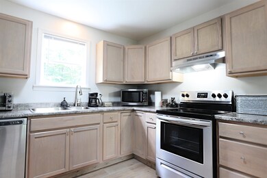 100 Fox Run Cir, Lyndonville, VT 05851 - photo 4