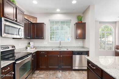 Spacious Kitchen w/Granite Countertops