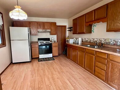 1001 Washington St, Eldora, IA 50627 - photo 4