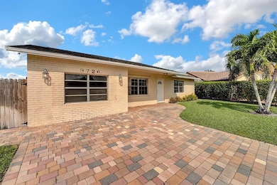 9726 Richmond Cir, Boca Raton, FL 33434 - photo 3