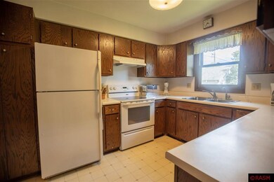 1019 10th St N, New Ulm, MN 56073 - photo 5