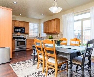 2915 SW Indian Place, Redmond, OR 97756 - photo 5