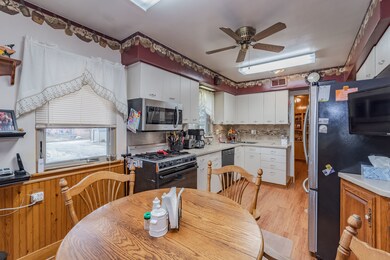 615 Maple St, Chenoa, IL 61726 - photo 5